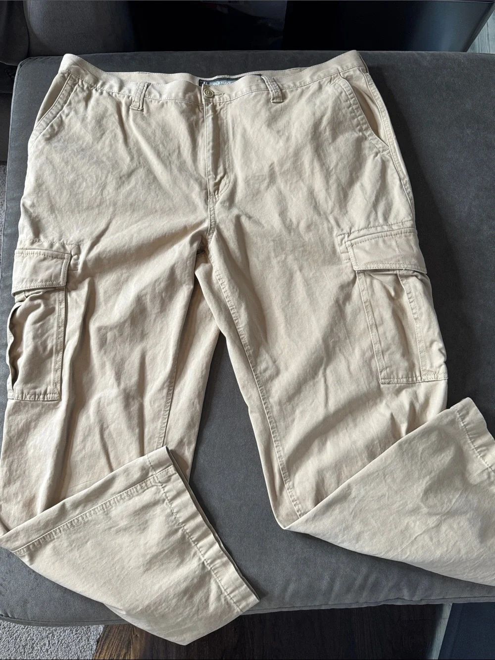 Vintage Old Navy Men's Cargo Pants Loose Fit Khaki 42/32 100% Cotton 90s Y2K